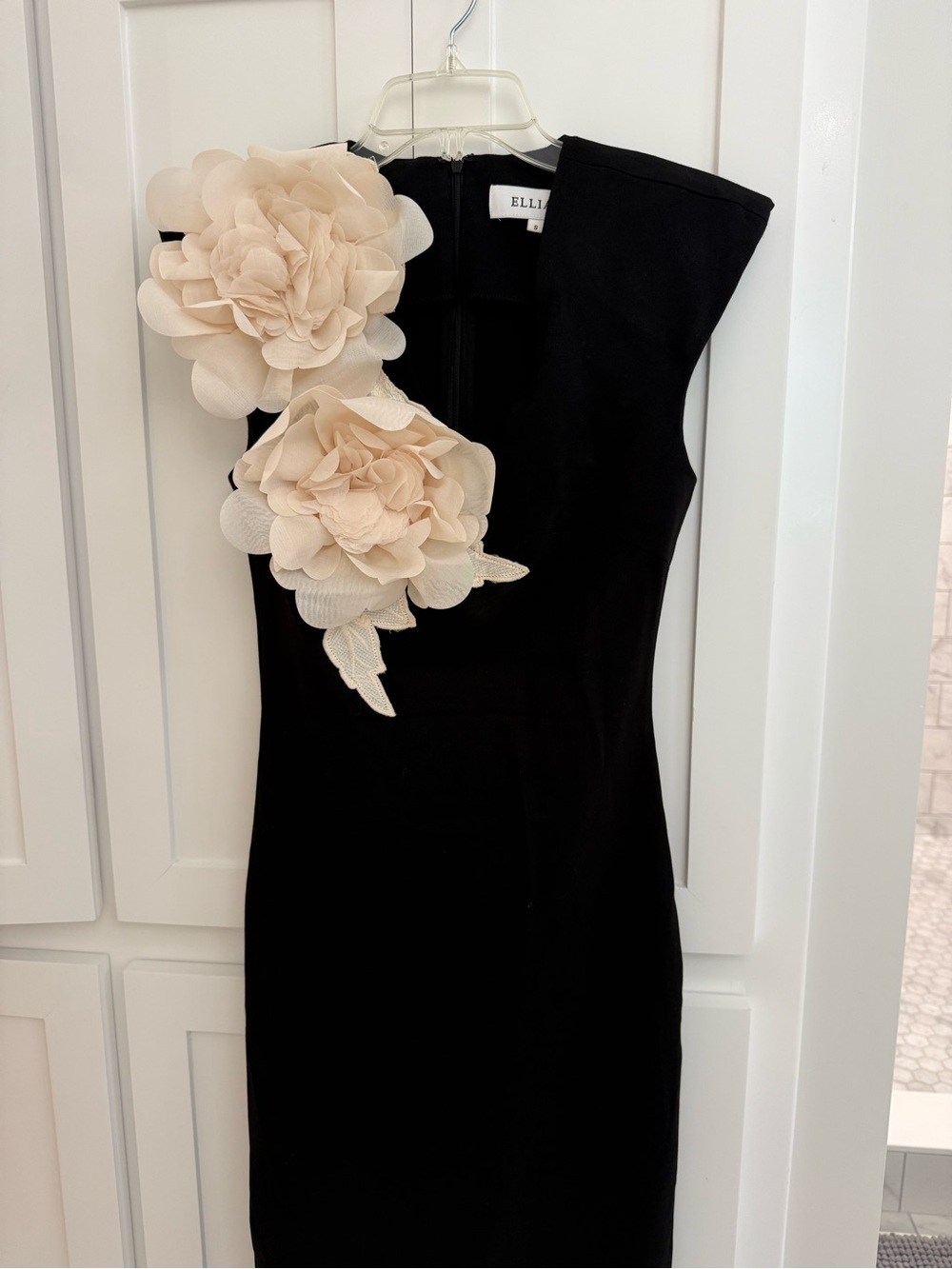 Elliatt Black Sheath Dress with Cream Floral Appliqué - Picture 2 of 9